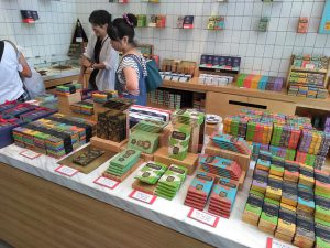 越南房地產投資與出租 | 河內市美食：巧克力工廠之河內市輕食旗艦店